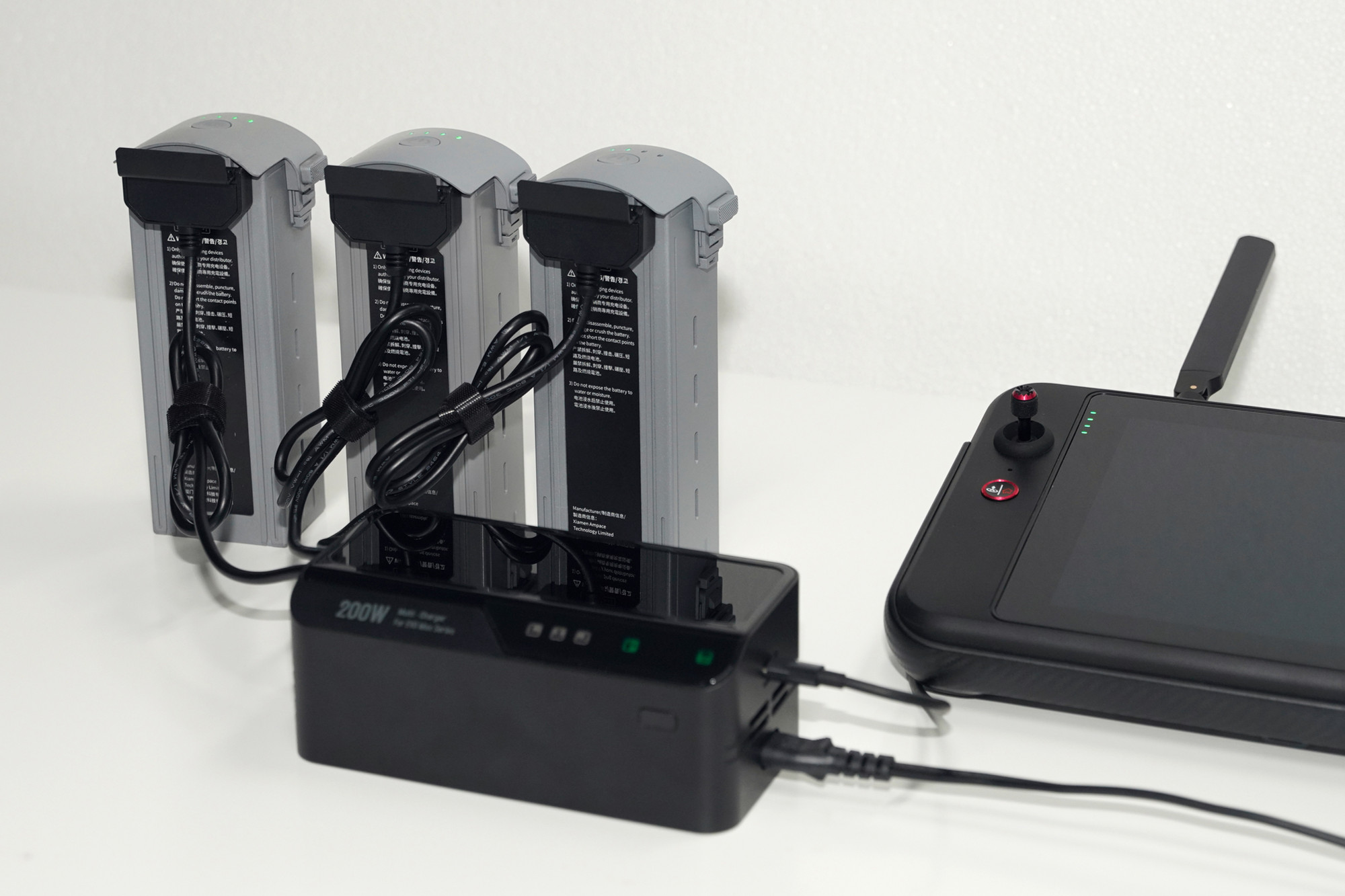 Autel EVO Max - 3-fach Multilader (200W) – Bild 7 von 12